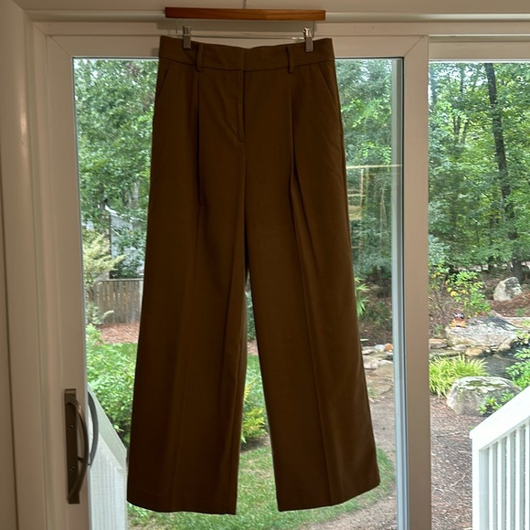 Loft Peyton trouser size 6 tan pleated - Picture 1 of 5